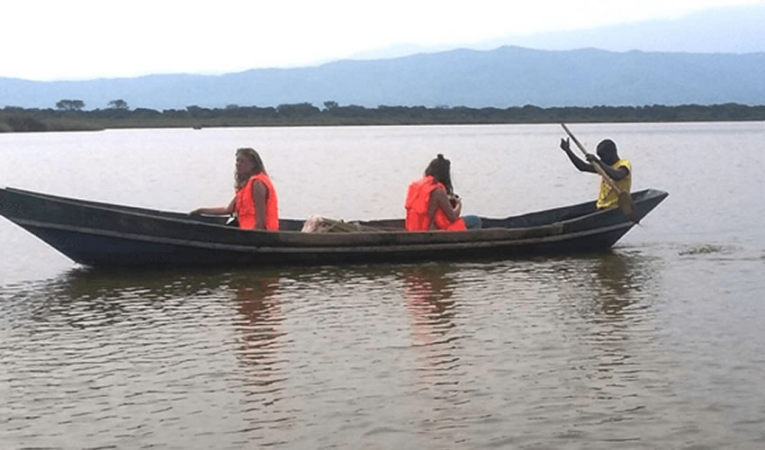Things to do and see around Lake Mutanda